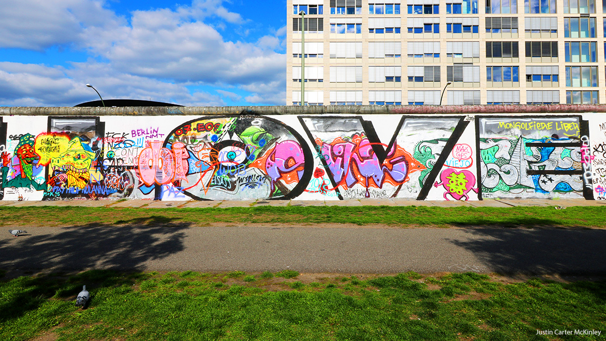 1200-Berlin-Wall-Love